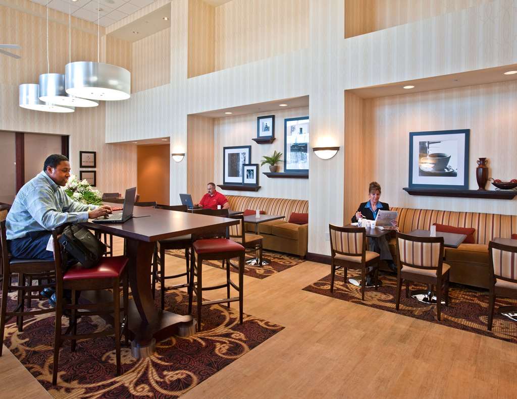 Hampton Inn & Suites Holly Springs Restoran gambar